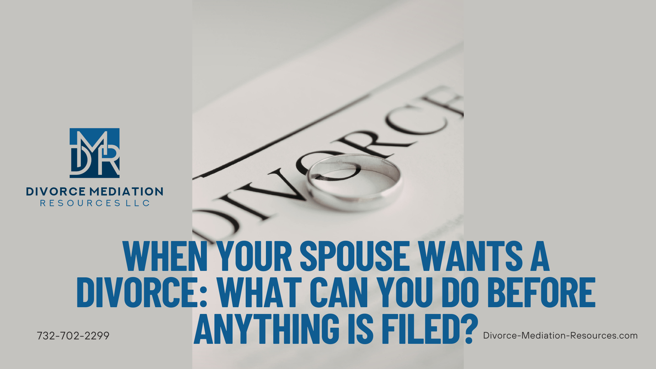 Spouses discussing divorce options with a neutral divorce mediator before filing for divorce.